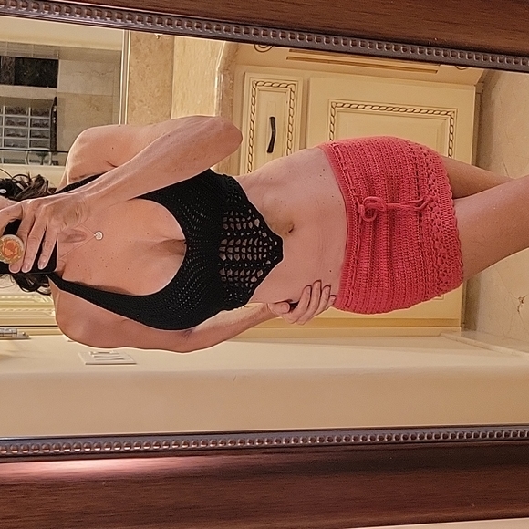 Beautifully made Tiger Mist Augusta Black Crocheted Knit Halter Top, XS - Picture 2 of 16